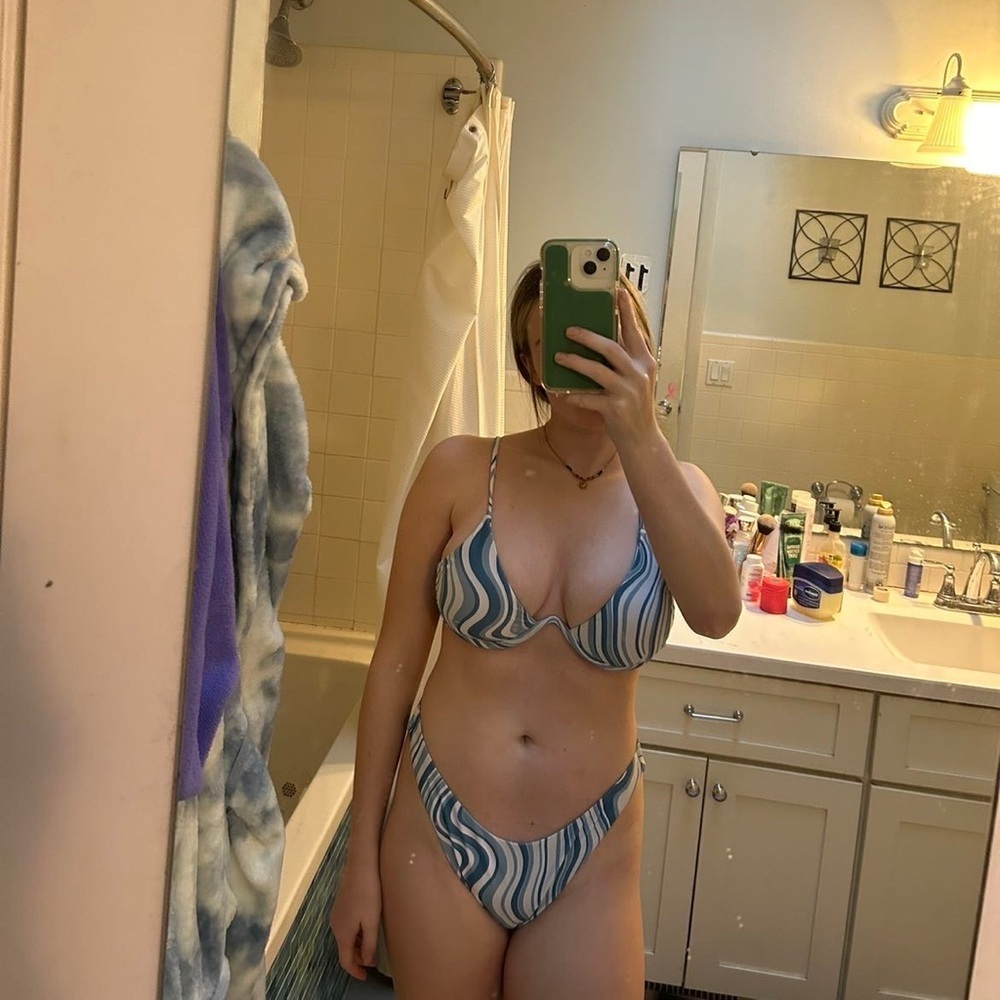 Medium underwire wave print bikini